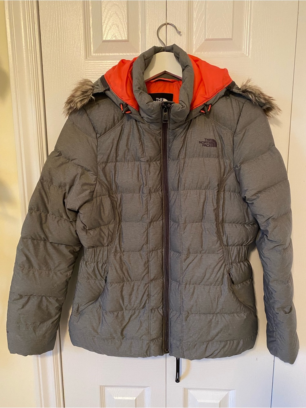 The North Face Women's Gotham Gray Down Filled Puffer Jacket faux fur zip off M